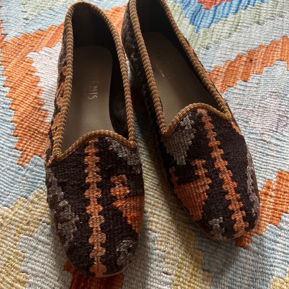 Artemis Design Co. Women’s Shoe 40 Handmade from vintage Kilim